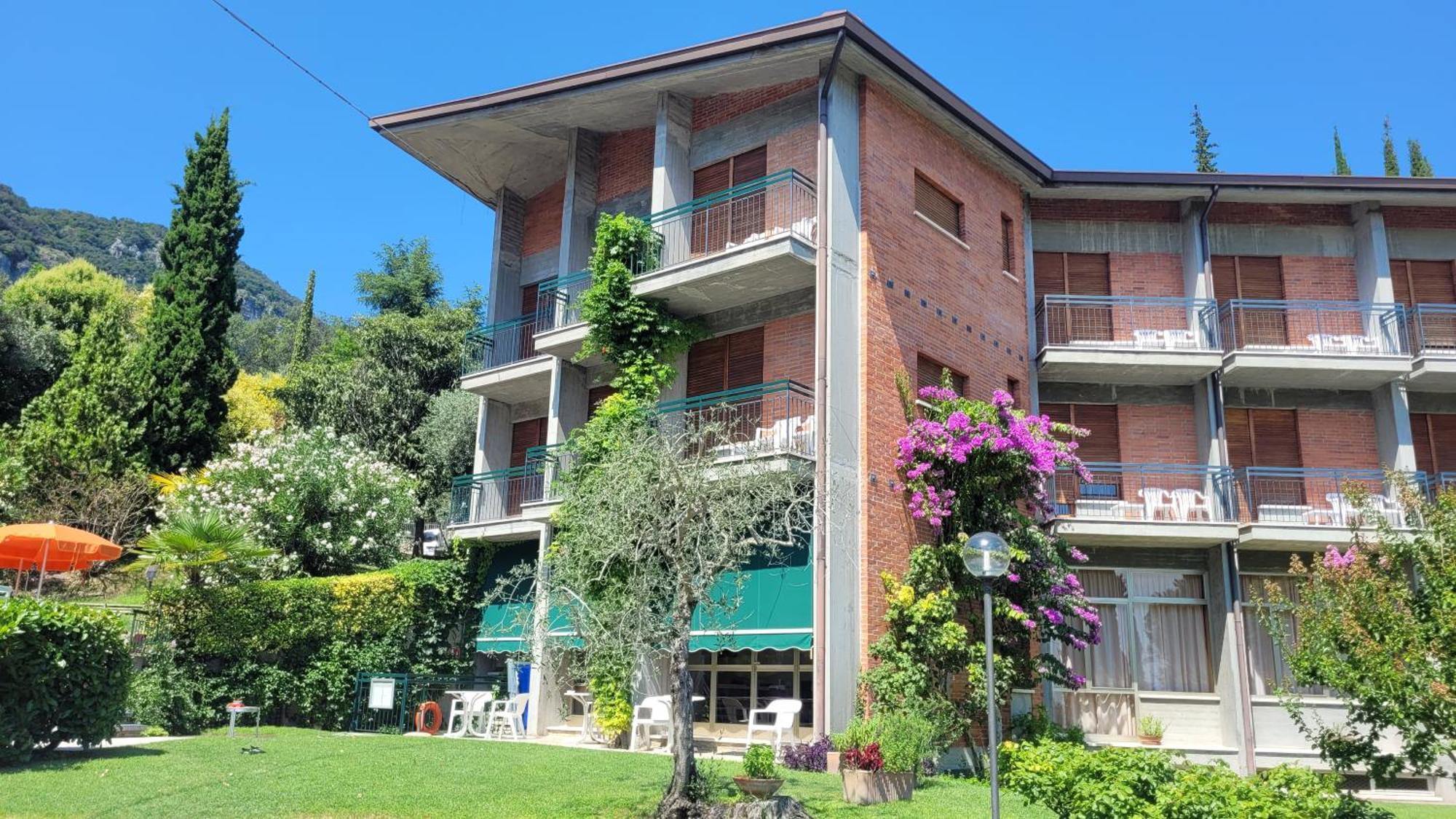 Hotel Gabbiano - Garda Lake Collection 外观 照片